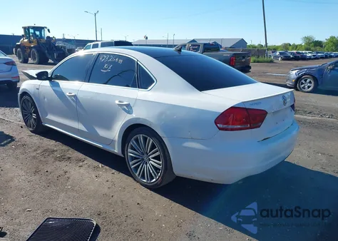 2015 Volkswagen Passat 1.8T Sport из США, поврежденный, VIN 1VWBS7A31FC075721